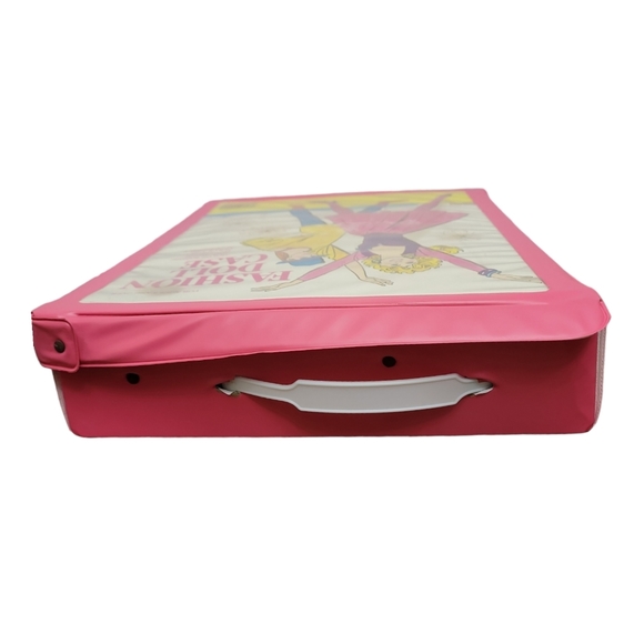 FASHION DOLL CASE TARA TOY CORP. HOLDS BARBIE & OTHER DOLLS MADE & PRINTED USA - Picture 7 of 11